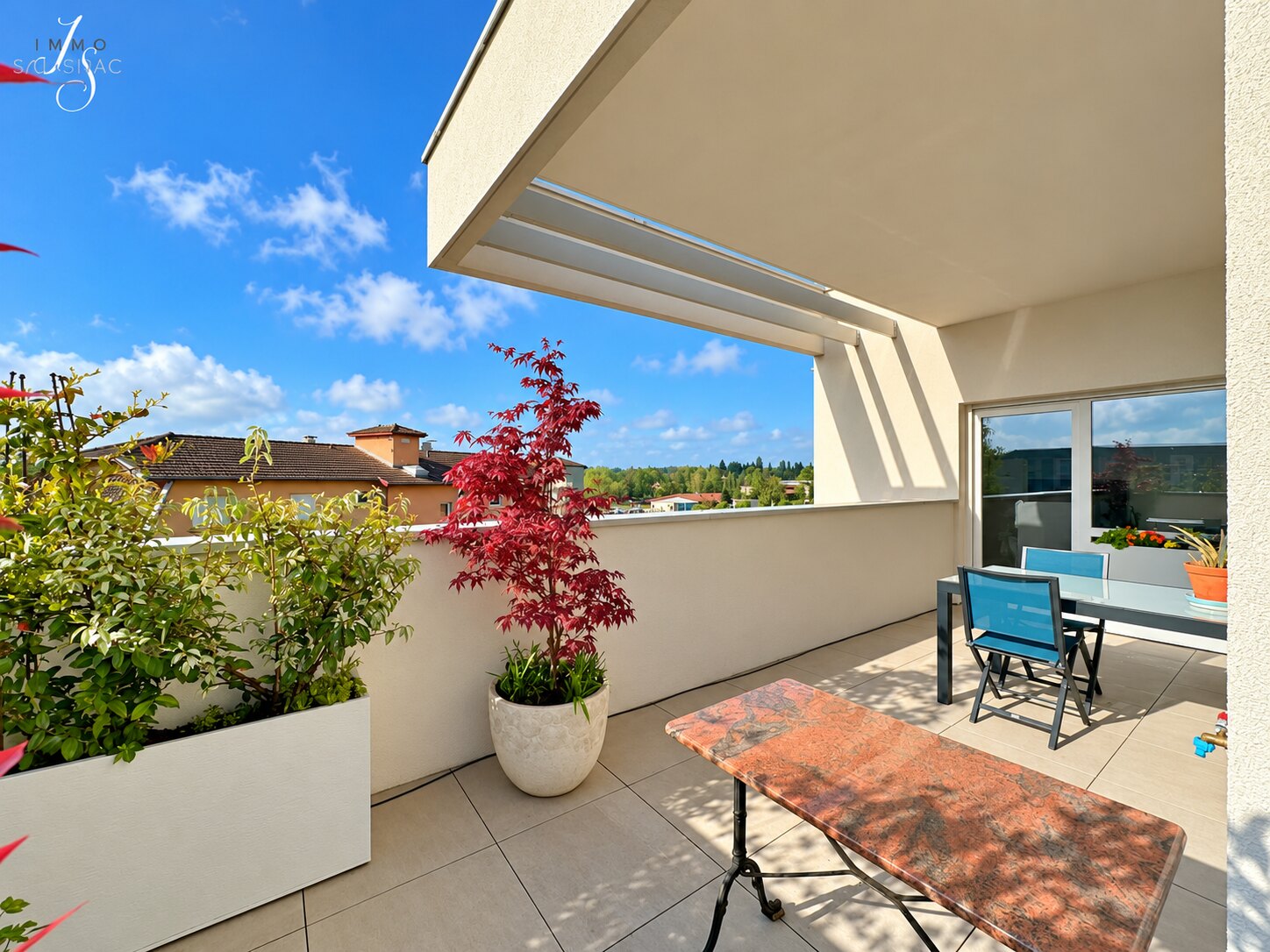 Terrasse d’un appartement présenté par ImmoSalignac dans le nouveau cœur de Péronnas